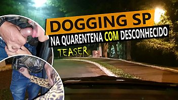 Cristina Almeida brincando na quarentena com desconhecido no Dogging.